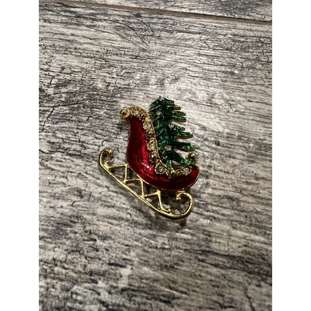 Christmas Tree Sleigh Brooch Pin Rhinestones Enameled Gold‎ Tone Vintage * ReAd